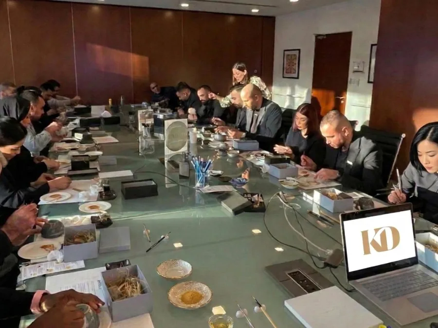Kintsugi for Events — kintsugi session in Dubai